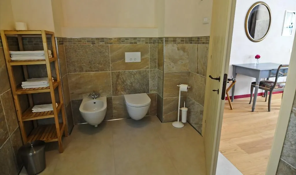 Farm stay Il Maggiociondolo Agriturismo Villa Schio